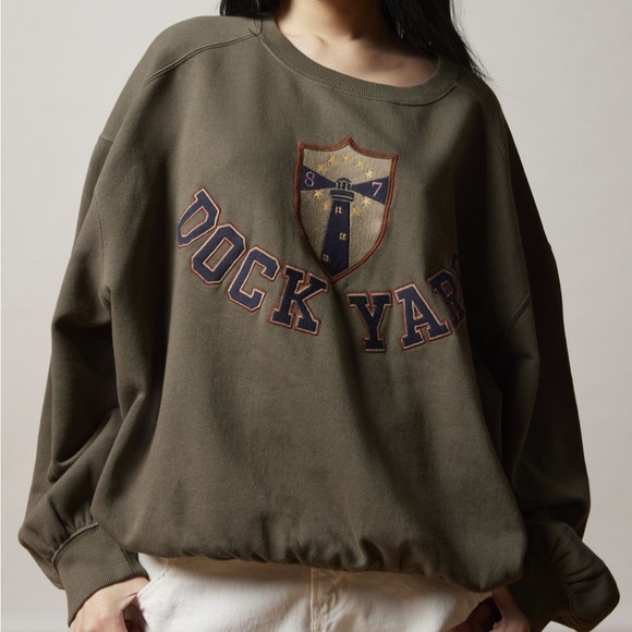 NWT BDG Graphic Sweatshirt - Picture 2 of 8